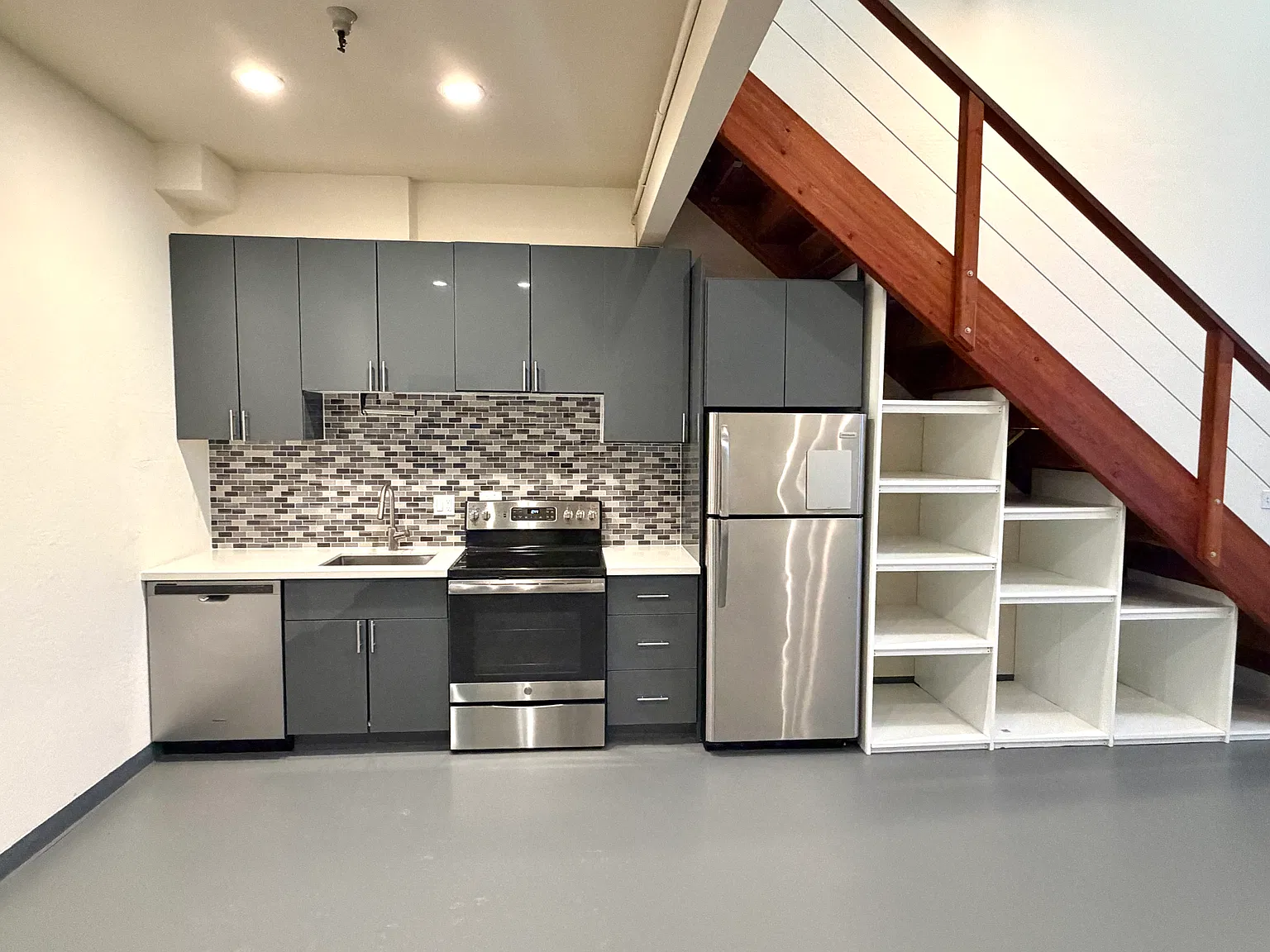 1 bed, $4,000 — Photo 1