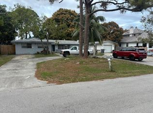 5311 Woodland Dr, Delray Beach, FL 33484