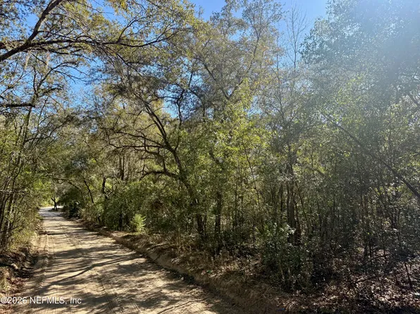 143 OAK Circle, Interlachen, FL 32148