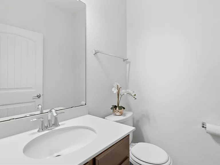 11200 Drumellan St — Photo 29