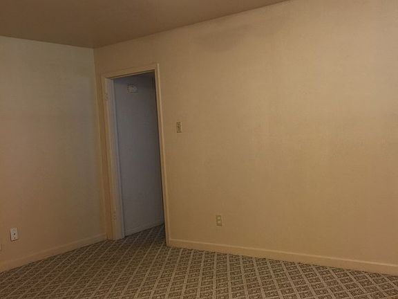 2nd image of 128 Mulberry St