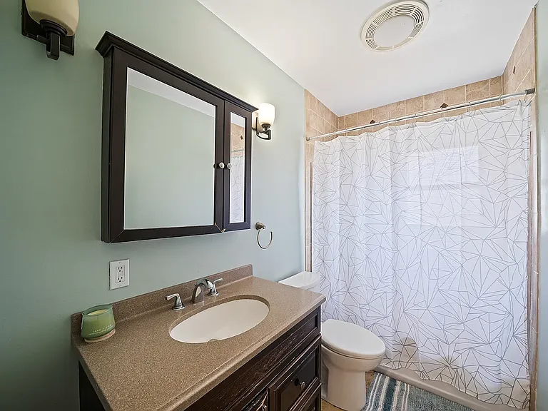 2nd shared bathroom