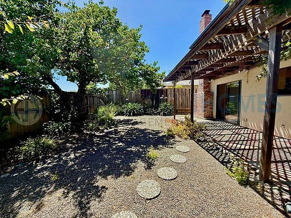 3rd image of 404 San Marin Dr