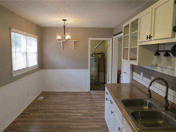 3rd image of 1876 Hazelwood Dr SE