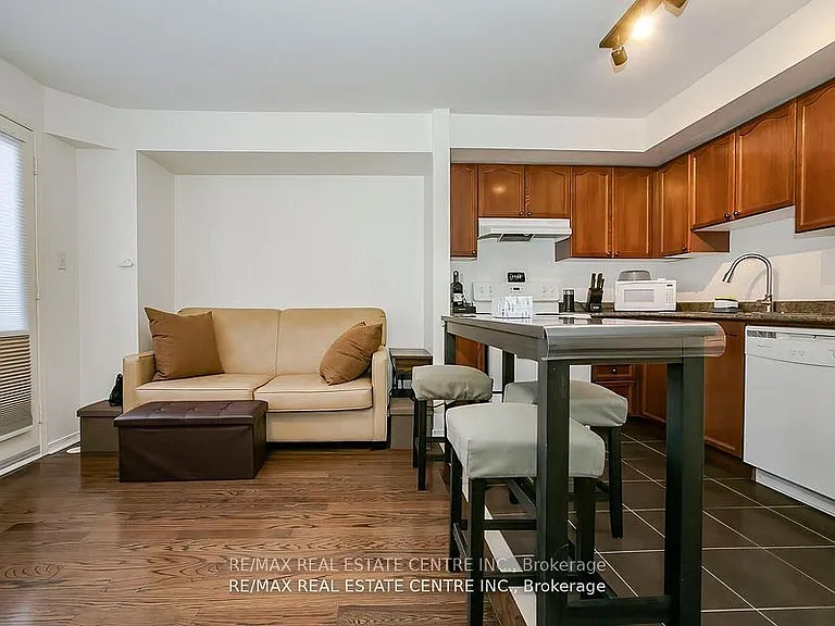 3985 Eglinton Ave W #8 — Photo 9