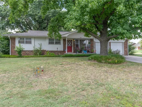 502 S 9th St, Tecumseh, OK 74873