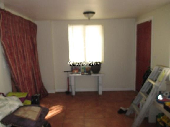 4th image of 1741 Capistrano Ave