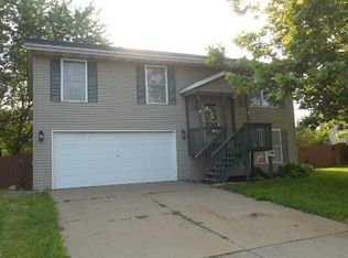 6062 Appomattox Rd, Davenport, IA 52806