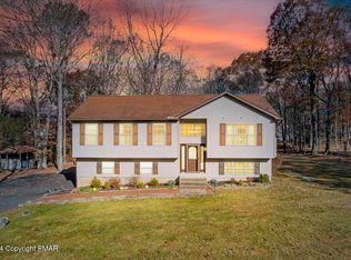 303 Pennbrook Rd, Stroudsburg, PA 18360