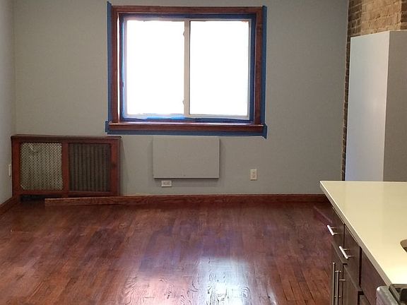 2nd image of 10-59 Jackson Ave #B3