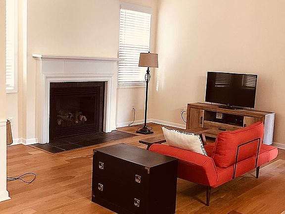 Living room with Fireplace 