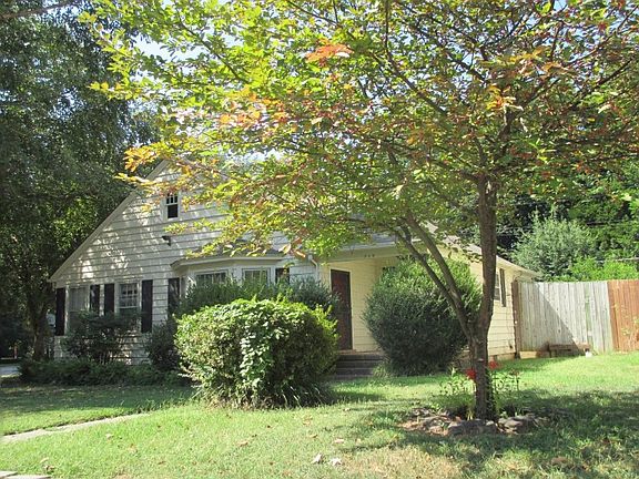 2nd image of 719 Hawthorne St