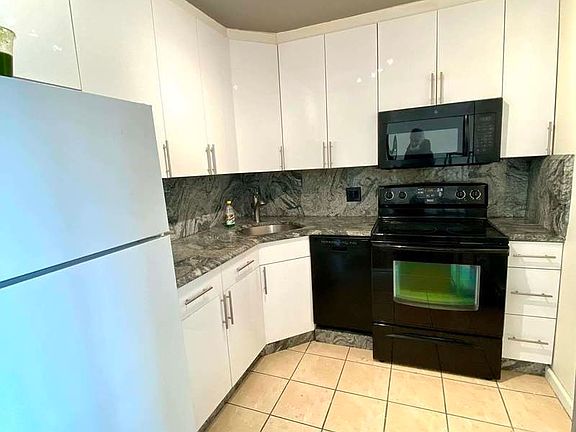 3rd image of 25-89 Steinway St #3