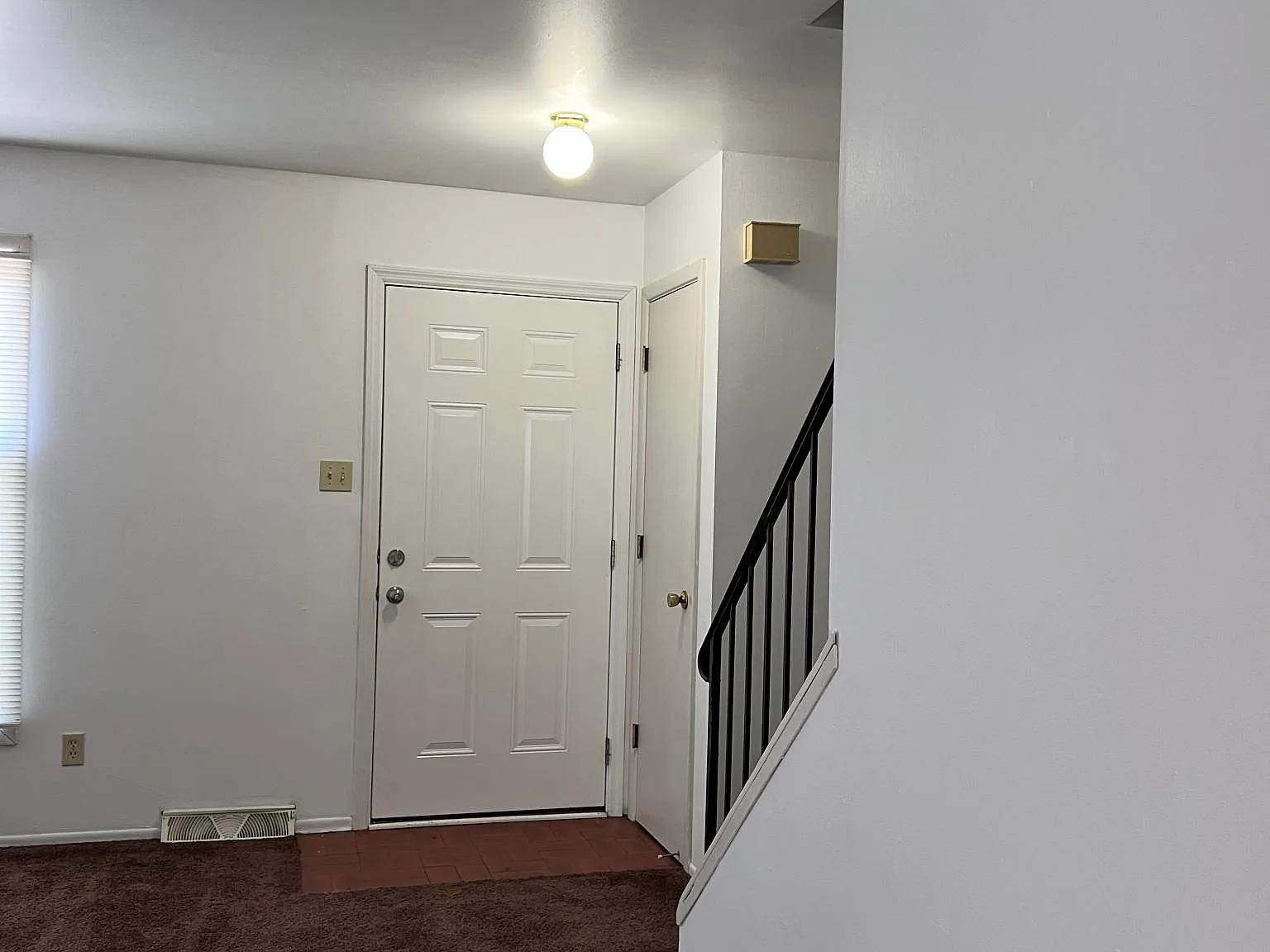 2 bed, 1.5 bath, $1,195 — Photo 2