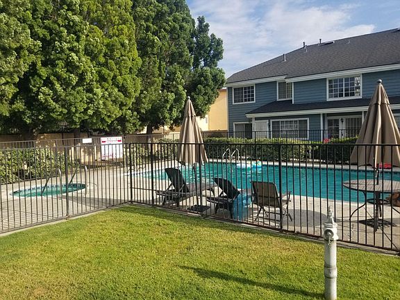 4th image of 11676 Lakewood Blvd