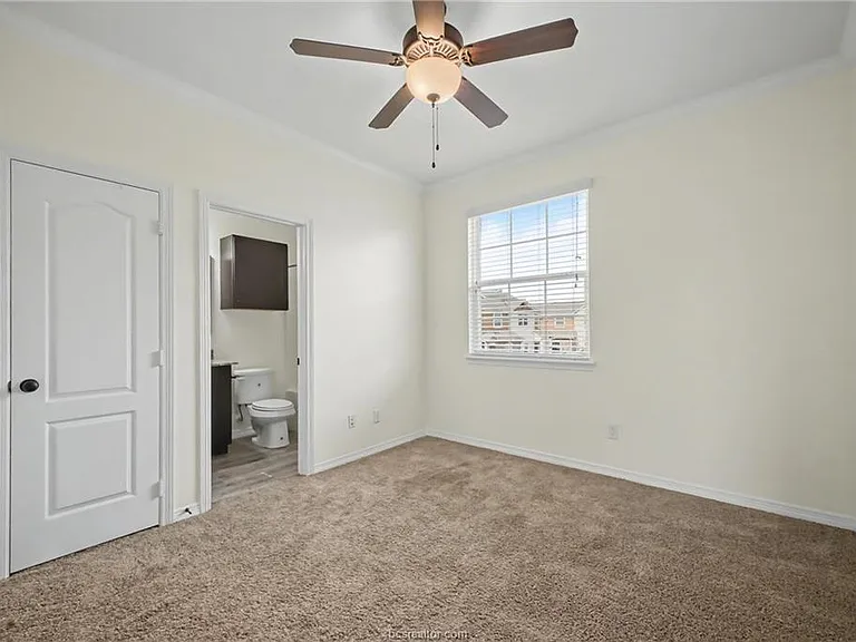 301 Sw Pkwy #309 — Photo 6