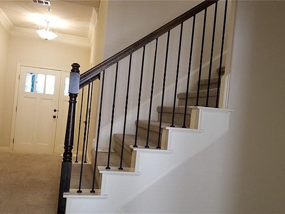 4th image of 2672 Nottingham Dr