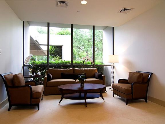 4th image of 5001 Woodway Dr Unit 306