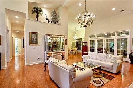 3rd image of 116 Woodline Dr