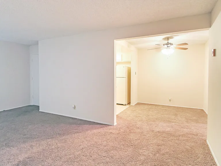 1575 Oak Apartment Homes — Photo 29