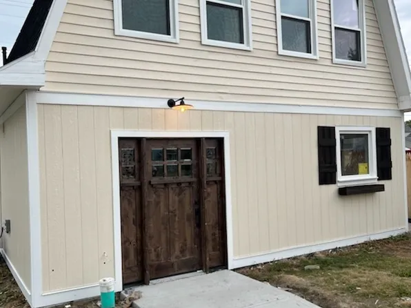 622 S A St, Elwood, IN 46036