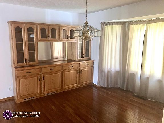 3rd image of 3211 Memphis Pl