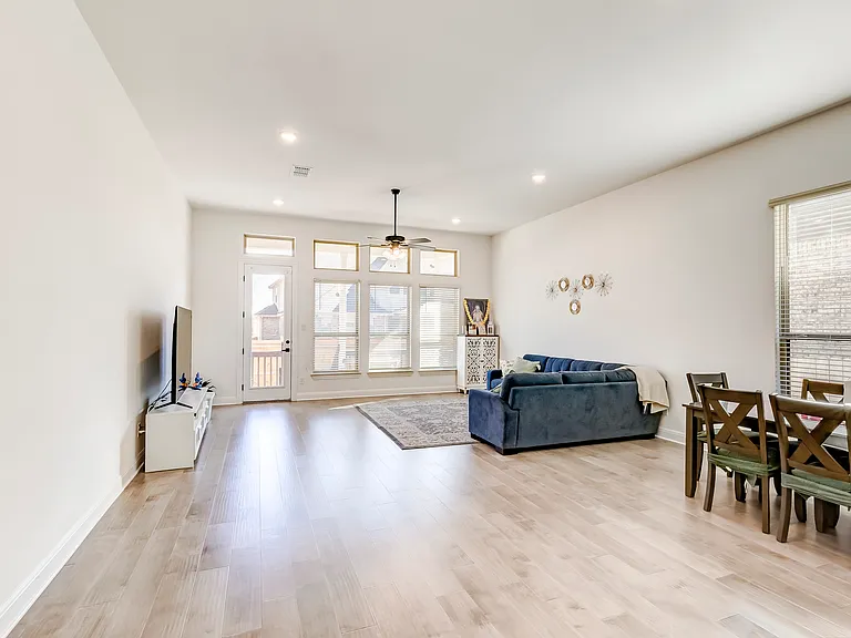 2824 Stone Branch Dr — Photo 16