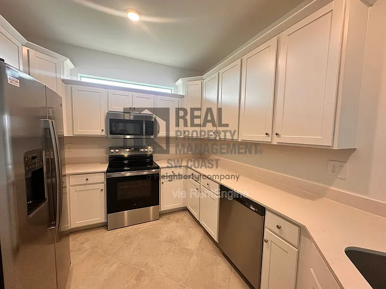 20501 Hazelnut Ct S — Photo 16