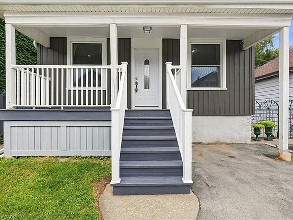 3rd image of 241 Rosslyn Ave N