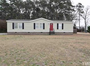 31 Lowery Ln, Roseboro, NC 28382