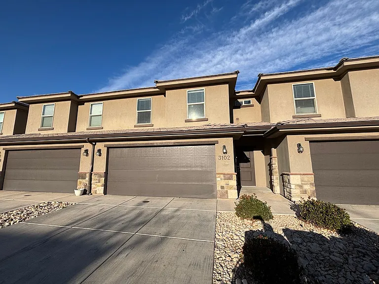 3102 S Relic Ridge Dr — Photo 1