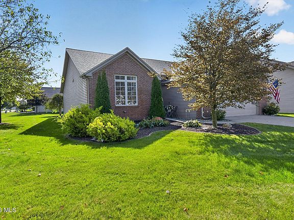 3rd image of 4240 Crystal Ridge Dr E