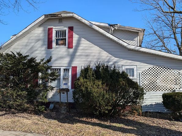 208 W Calhoun St, Claypool, IN 46510