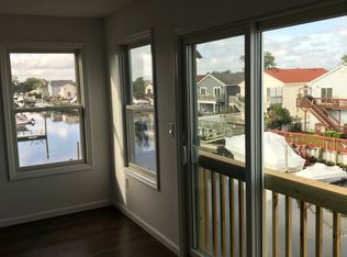 274 Arthur St, Freeport, NY 11520