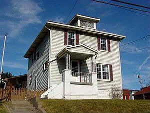 1st image of 153 Franklin St