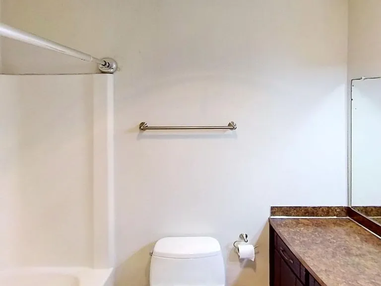 Kendal Court Apartments, 2 Bedroom, 1 Bathroom Apartments for Rent! — Photo 13