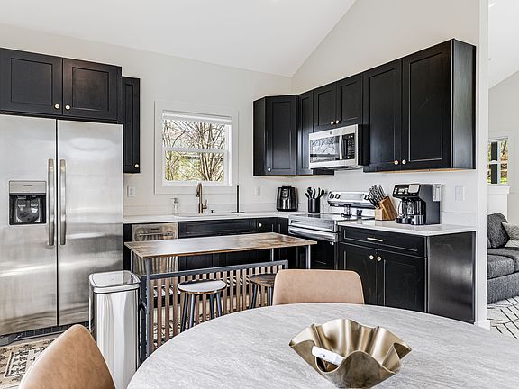 3rd image of 109 Remi Ln