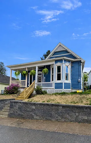 1100 Lowell St Photo 1