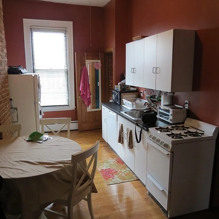 2 bed, 1.0 bath, 900 sqft, $3,000 — Photo 4