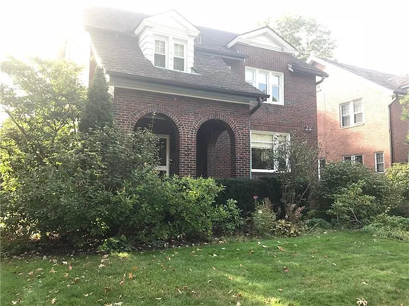 610 Pitcairn Pl photo 1