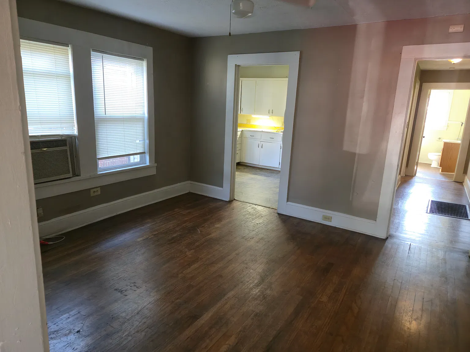 3004 W Meighan Blvd — Photo 2