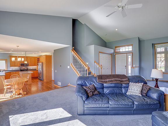 4th image of 12719 Mankato St NE