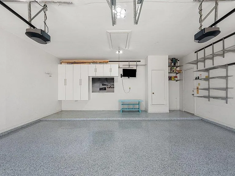 10408 Loring Dr — Photo 31