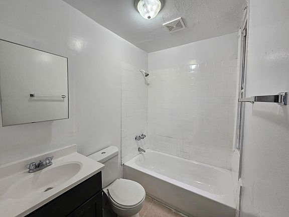 3rd image of 100 S Essex Ave APT 1