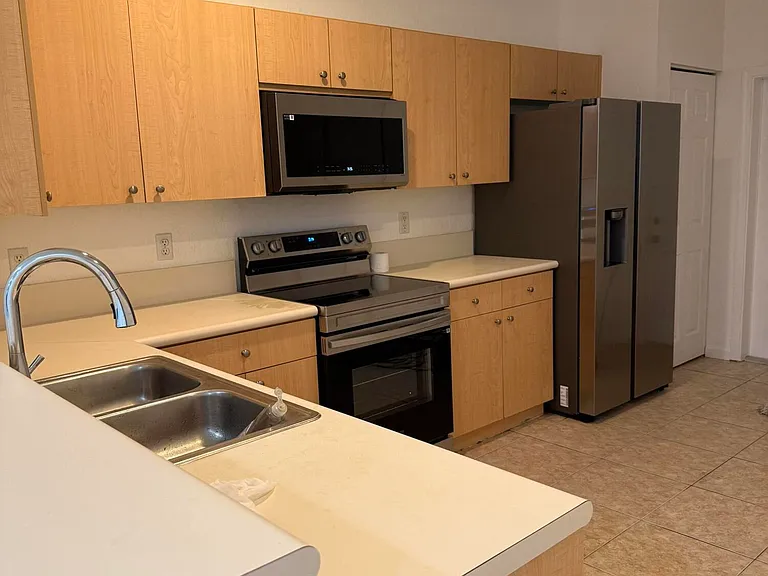 3906 Cherry Ln #3906 — Photo 4