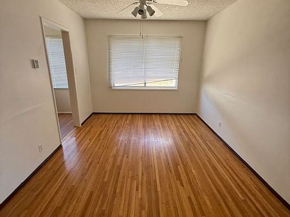 3rd image of 4133 Iroquois Ave