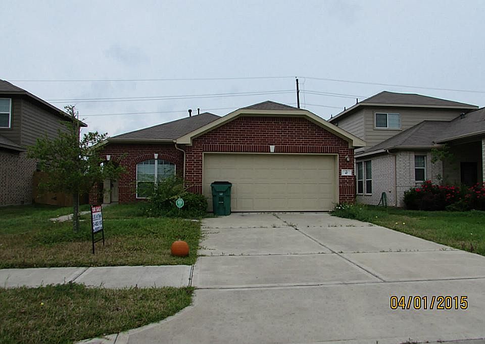 1st image of 47 Garden Grove Dr