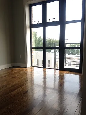 Rented by P Management | media 30