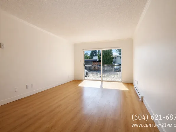3035 Clearbrook Rd #103, Abbotsford, BC V2T 2Z9