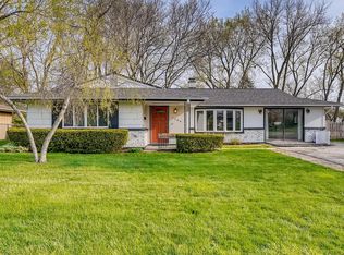 1500 Hartmann Dr, Schaumburg, IL 60193